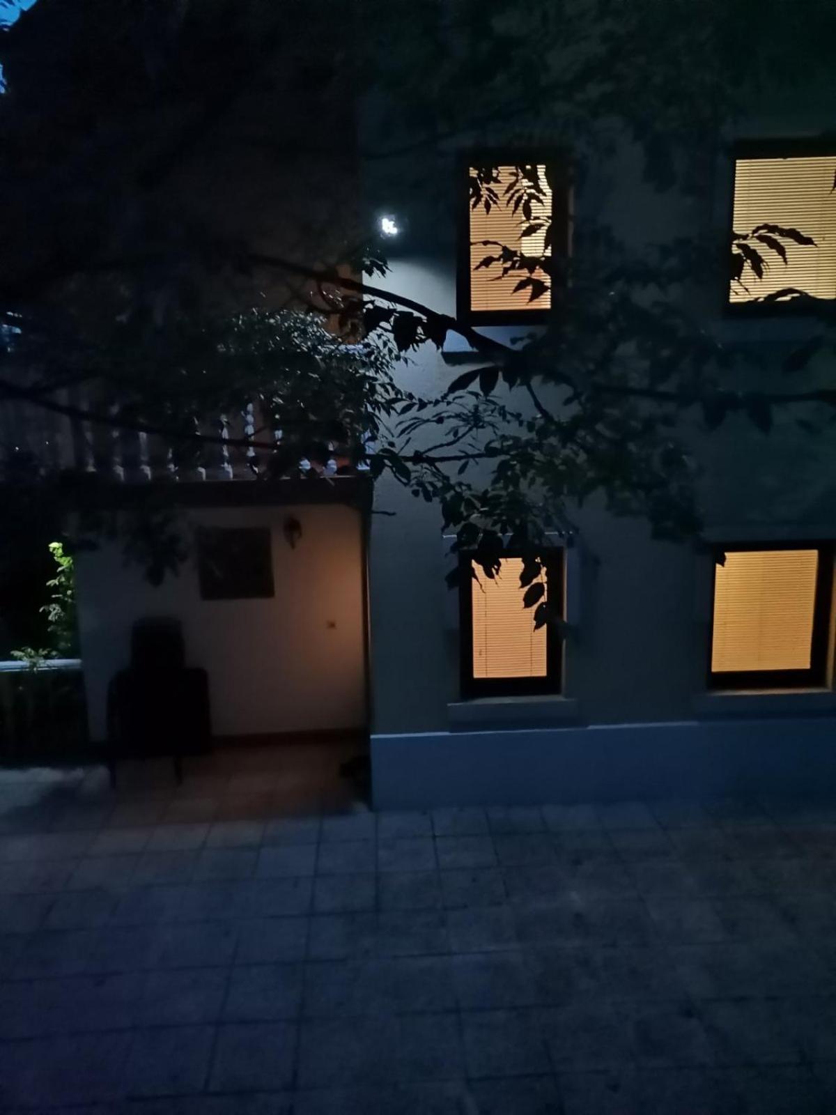 Fiar Apartment Сараево Стая снимка